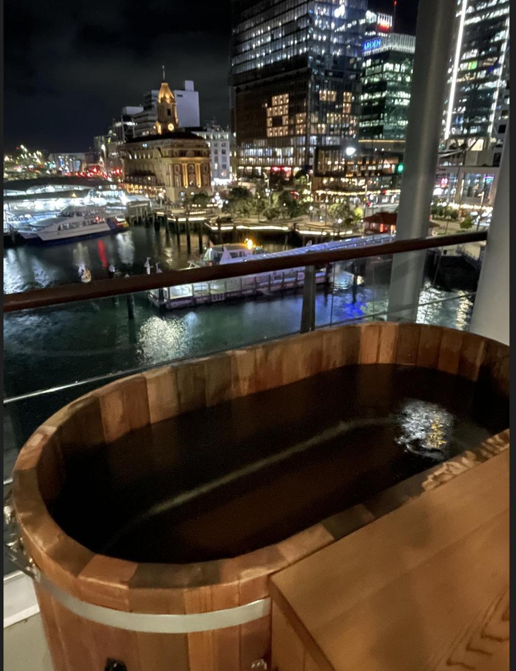 Luxury Apartment - Parking - Hot Tub - Stunning Views Auckland Esterno foto